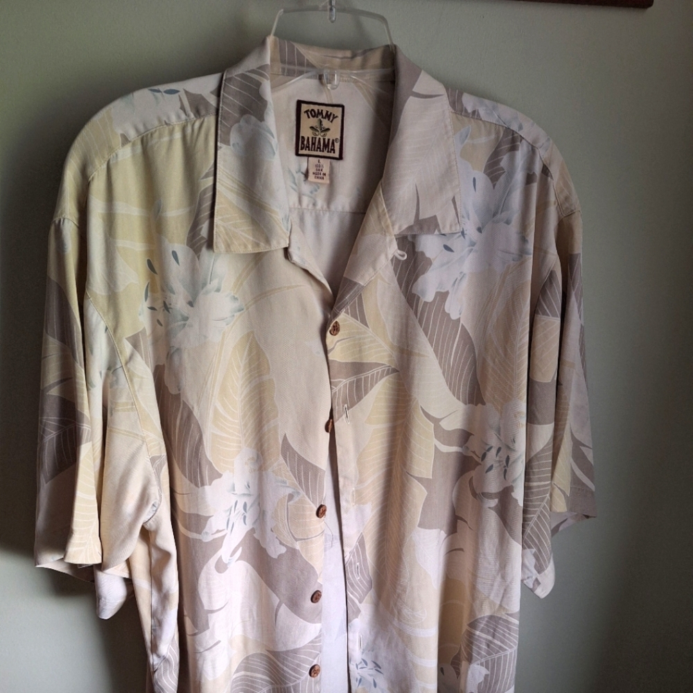 Final Price* Tommy Bahama Men's 100% Silk Floral Beige and Gray Shirt Size L